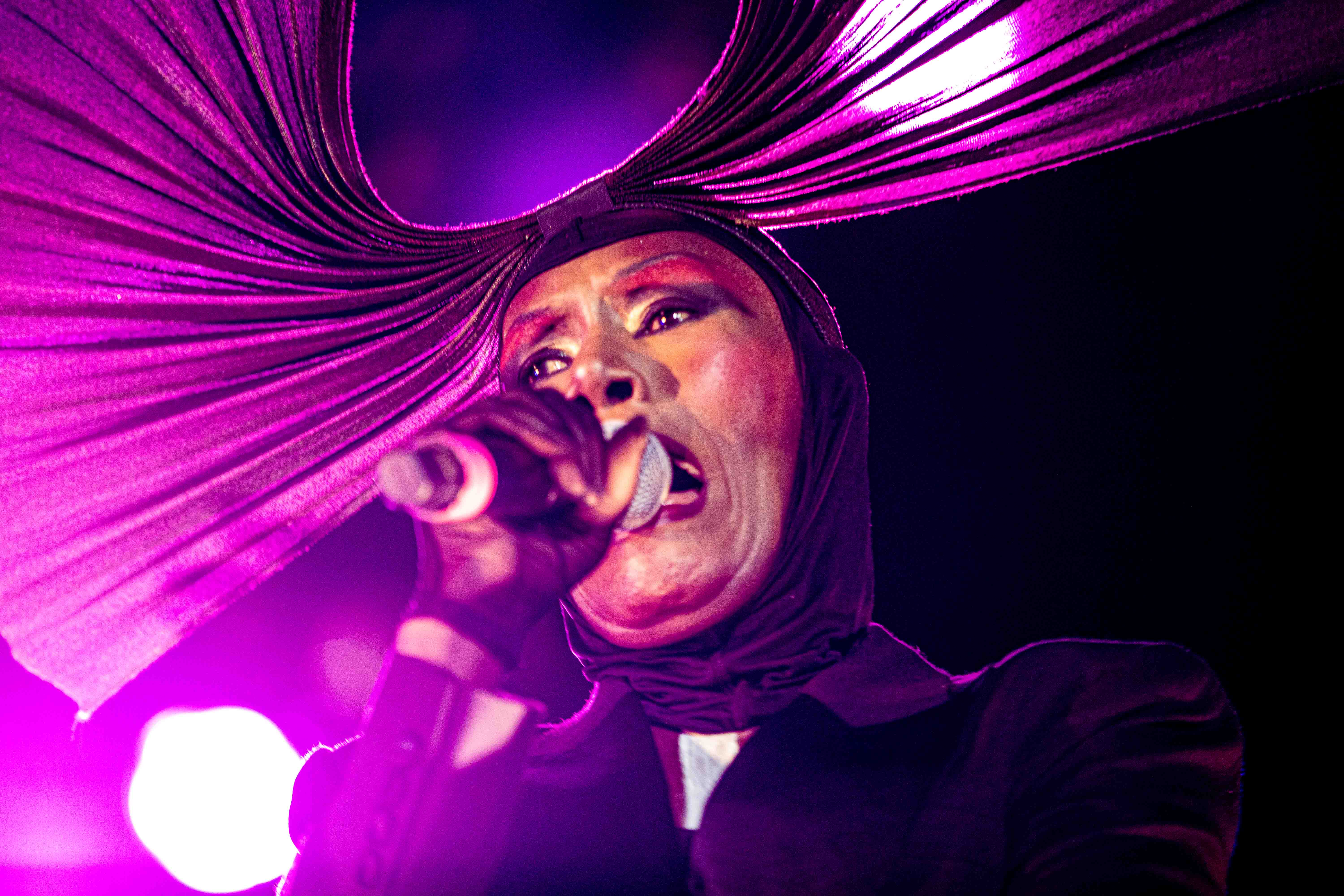 Grace Jones on the Sydney Opera House forecourt | Moshcam Blog